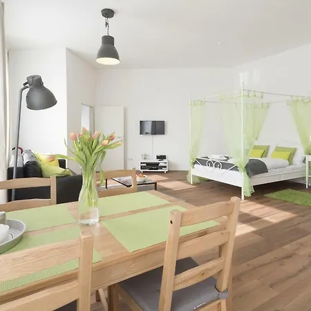 Studio Apartment Niemetzstr 51 Berlin Exterior photo